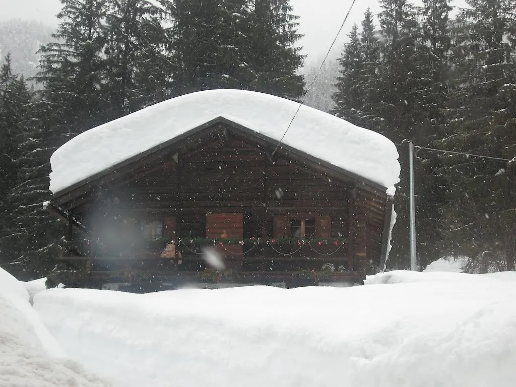 Bed and Breakfast Meuble Blue House Auronzo di Cadore Bed & Breakfast