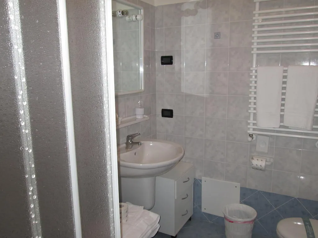 Meuble Blue House Bed & Breakfast Auronzo di Cadore 0*,  Italy