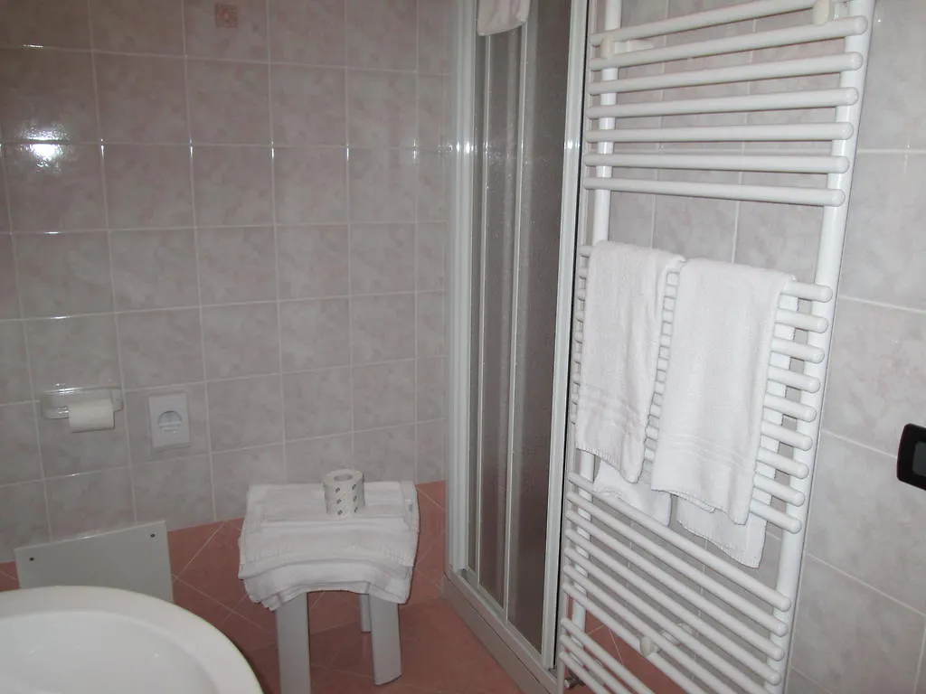 Meuble Blue House Bed & Breakfast Auronzo di Cadore Italy